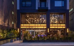 The Lively Osaka Honmachi